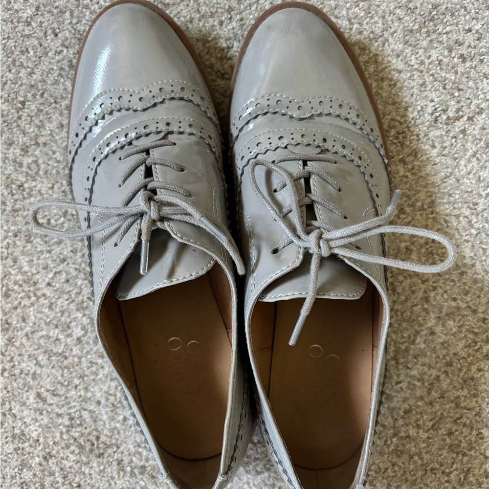 Chic Gray Women's Brogue Flats